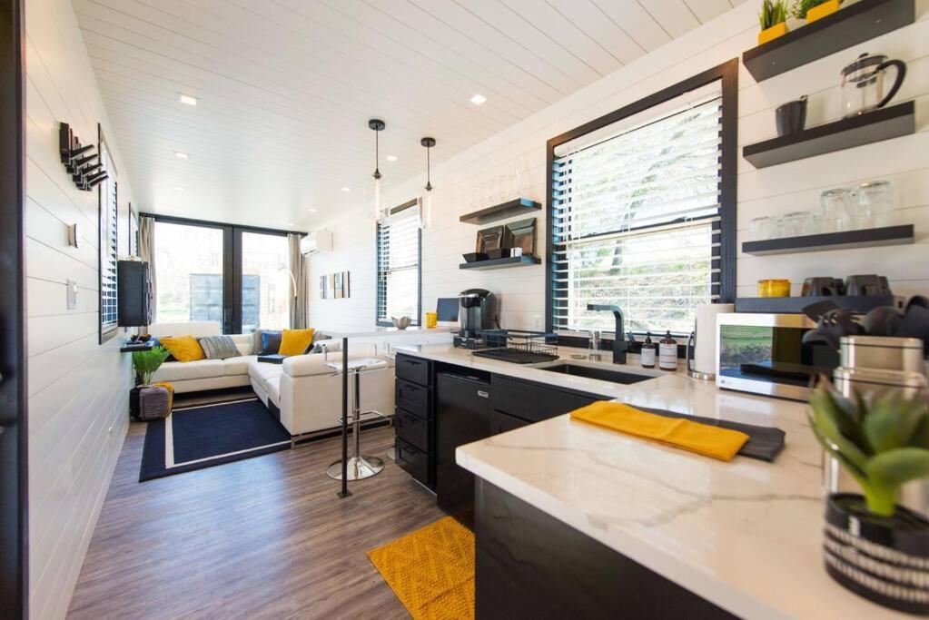 The Zephyr Modern Luxe Container Home Bellmead Exteriör bild